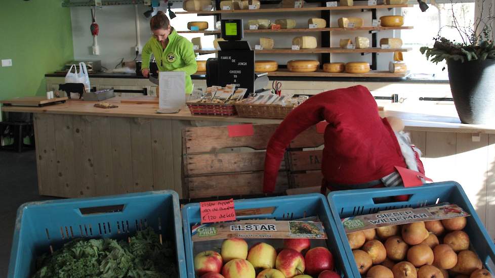 Veel streekproducten en seizoensgroenten worden uitgewisseld met andere winkels.