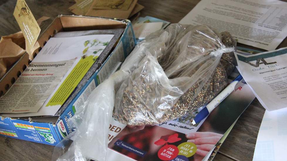 Het is enigszins opvallend dat ondanks alle duimpjes voor dit initiatief van bezorgde en betrokken mensen op social media, het nog geen storm loopt met de inschrijvingen. Voor elke meter die een burger adopteert, doet de melkveehouder er een meter bij. In