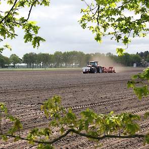 Lees meer over de toepassing en productie van deze meststof in de komende editie van Vee & Gewas, die verschijnt op zaterdag 11 mei. Nog geen abonnee? Vraag een gratis proefexemplaar aan: https://www.agrio.nl/proefnummer/