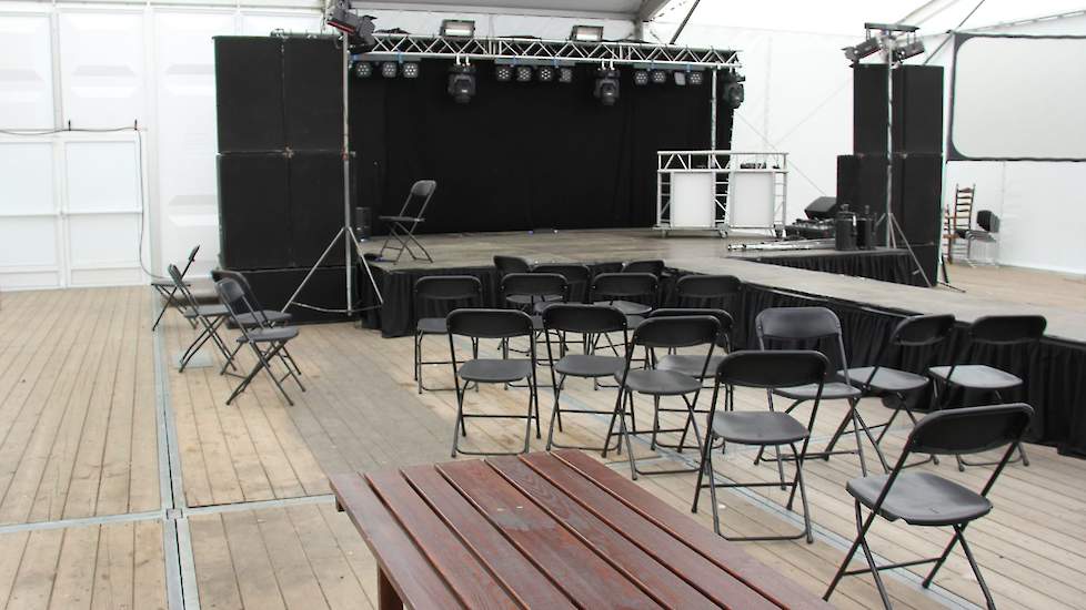 Op vrijdagmiddag 28 juni is er een congres over Kringlooplandbouw. Het ministerie van Landbouw, Natuur en Voedselkwaliteit geeft na het uitbrengen van het nieuwe beleid toelichting over de invulling van het Kringloopvisie. Sprekers Jan Huitema (VVD’er en