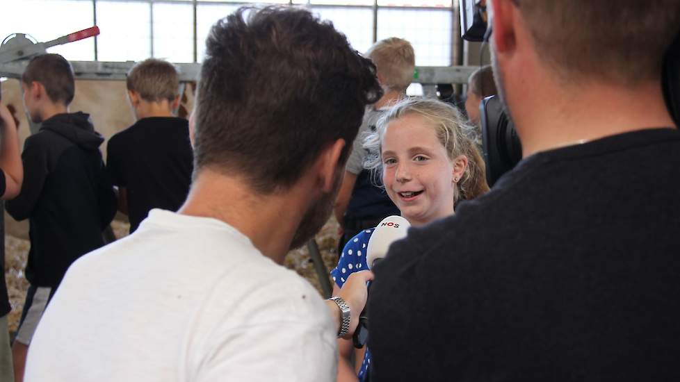 Drie dagen lang is en was de Land- en Tuinbouwbeurs Oost-Nederland een trefpunt voor ondernemende melkveehouders, akkerbouwers en boeren met een gemengd bedrijf. De vakbeurs werd ook door het NOS Jeugdjournaal bezocht op donderdagmiddag.
