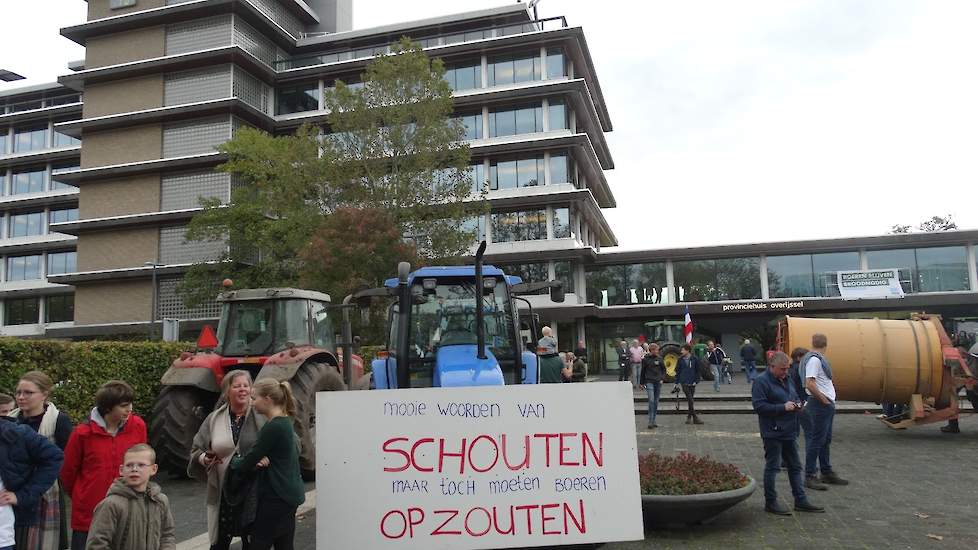 Vorig jaar verzamelden honderden boeren zich nog bij het Overijsselse provinciehuis in Zwolle om te protesteren tegen de stikstofmaatregelen.
