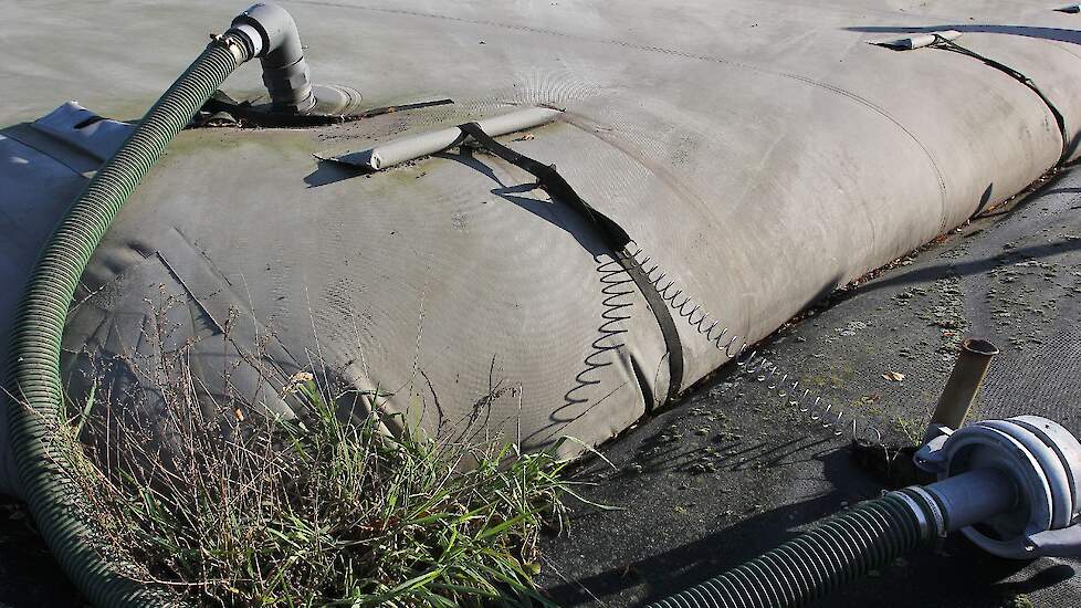 Gebarsten mestzak Brucht (OV) geen zaak van de provincie