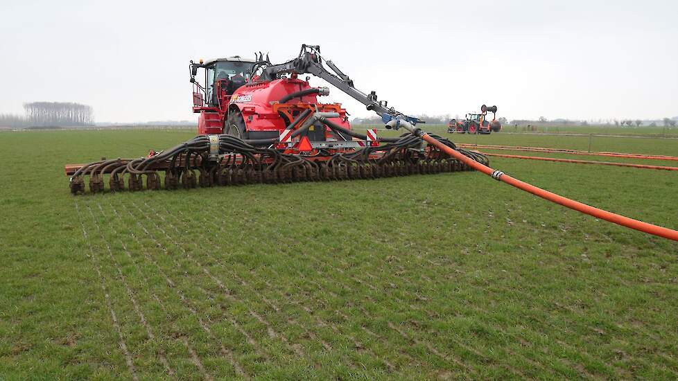 Loonbedrijf Bongers is op dit moment de enige in Europa die deze Amerikaanse VF banden onder een Vervaet Hydro Trike heeft.