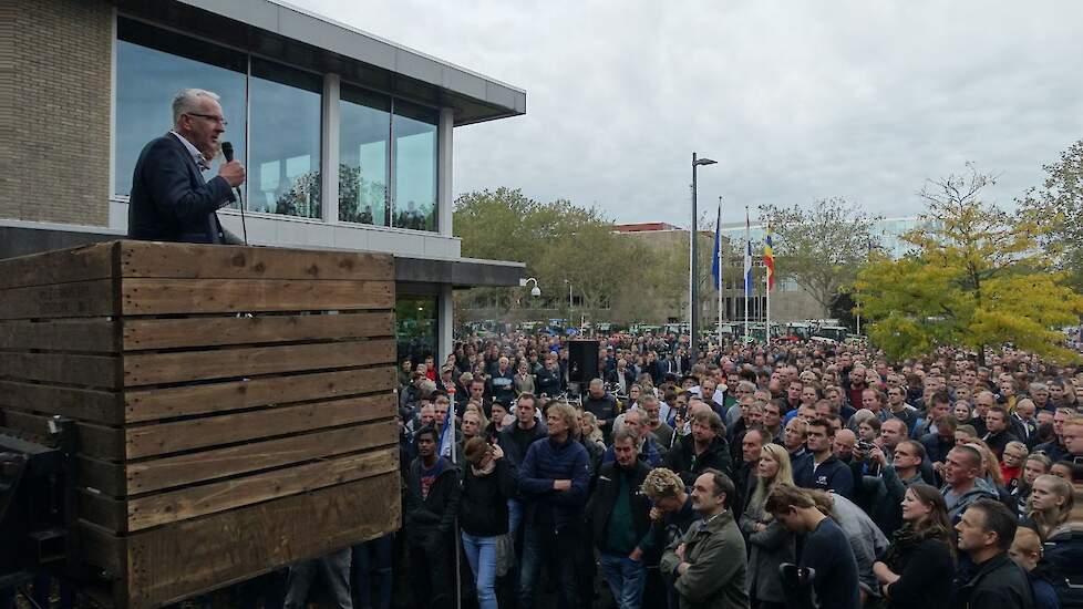 Ben Haarman spreekt in Zwolle tijdens in boerenprotest. Deze foto is van voor de coronapandemie.