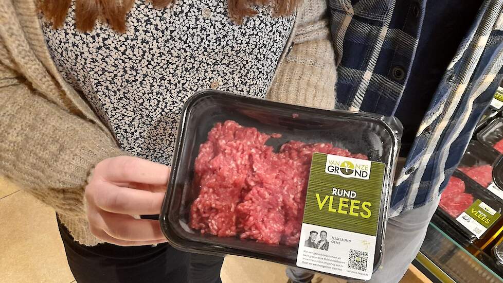 Op het etiket zit een QR-code die consumenten kunnen scannen waarna ze meer informatie krijgen over de herkomst van de producten.