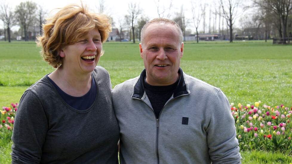 Wilma en Tonnie Veldhuis, beroemd om hun hamburgers met spek.