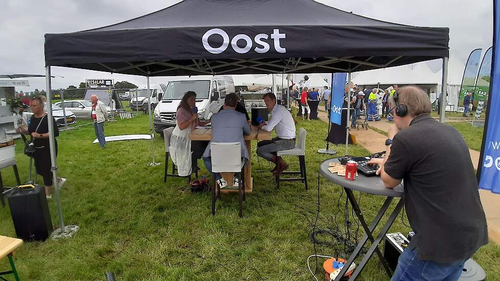 Regionale omroep RTV Oost nam een podcast op op het terrein in Enter (OV).