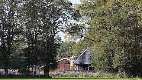 Volgens Carla Evers moet eerst de staat van de natuur in beeld worden gebracht voordat daar beleid op kan worden gevoerd. Het bedrijf op de foto is niet het bedrijf van Evers.