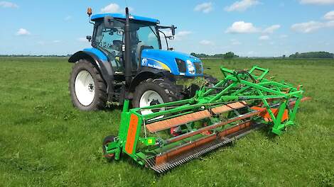 Combcut selecteert onkruid op basis van plantstructuur. Hoe kleiner de ruimte tussen de messen, hoe meer onkruiden, maar ook kruiden de machine afsnijdt.