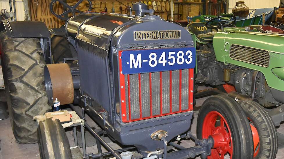 De McCorming-Deering 10-20 uit 1926 is de oudste trekker uit de collectie.