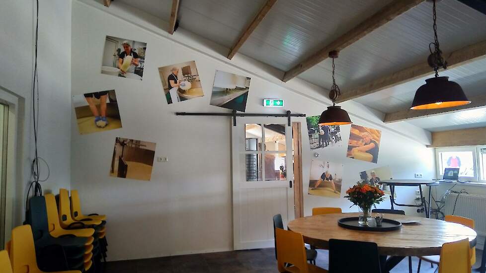 Aangrenzend aan de winkel is er ook een nieuwe educatieruimte gerealiseerd. Elk jaar ontvangt Dirk ter Haar schoolklassen uit de gemeente Rijssen, die vanuit een lesprogramma naar de boerderij komen. Met deze nieuwe ruimte kunnen ook in de winter makkelij