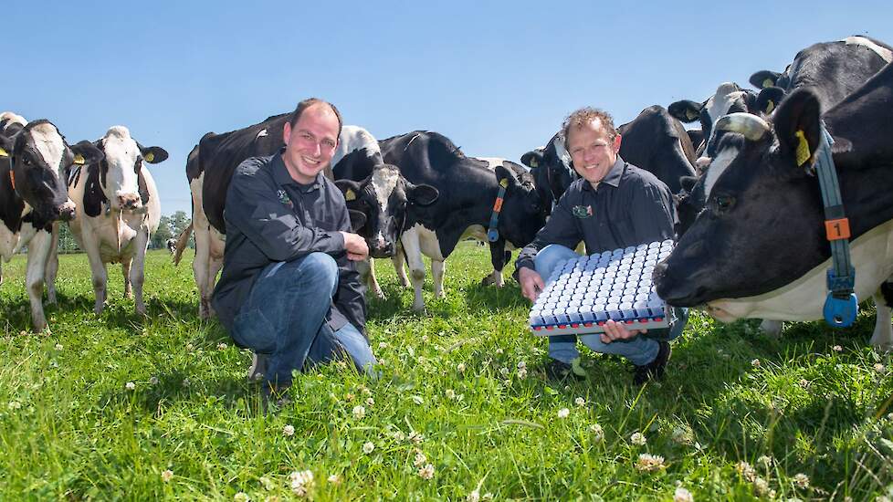 Voorzitter Bart Colenbrander, melkveehouder te Silvolde (l), en bedrijfsleider Johan Ruiterkamp.