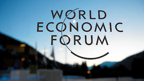 Een groot complot is wellicht een te sterk woord voor alle ontwikkelingen, maar onder invloed van het WEF is er wel een global gedachte ontstaan.