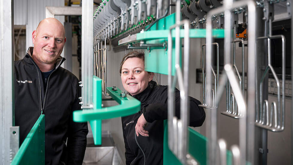 Ruud en Sabrina Bos kozen voor zelf slachten. „Je moet iets doen waar je voor honderd procent achter staat. Dat hebben wij gevonden met onze korte keten op eigen erf.”
