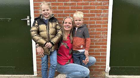 Marlous Katier met dochter Pien (links) en zoon Guus.