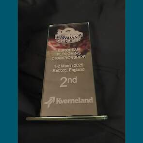 De trofee, gesponsord door ploegfabrikant Kverneland.