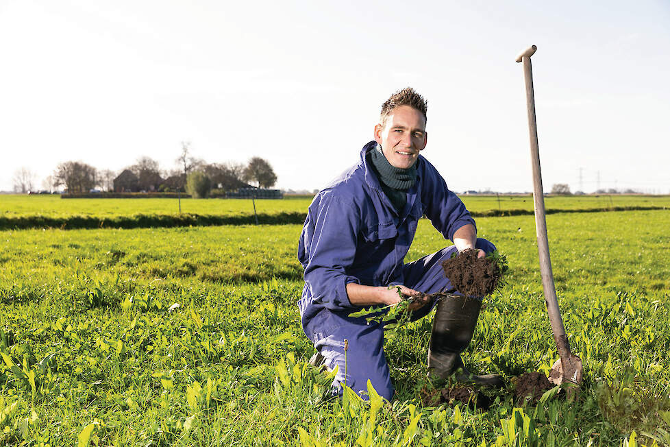 Irene Bruins is als agro-diëtist verantwoordelijk voor de verzuiveling en afzet bij Erf 1, haar broer Klaas-Jan verzorgt het vee