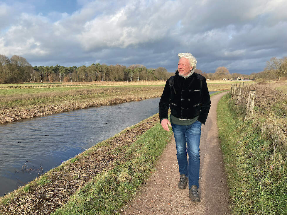 Theo Vogelzang: „Met braak en randen op percelen ligt de kuikenoverleving hoger.”